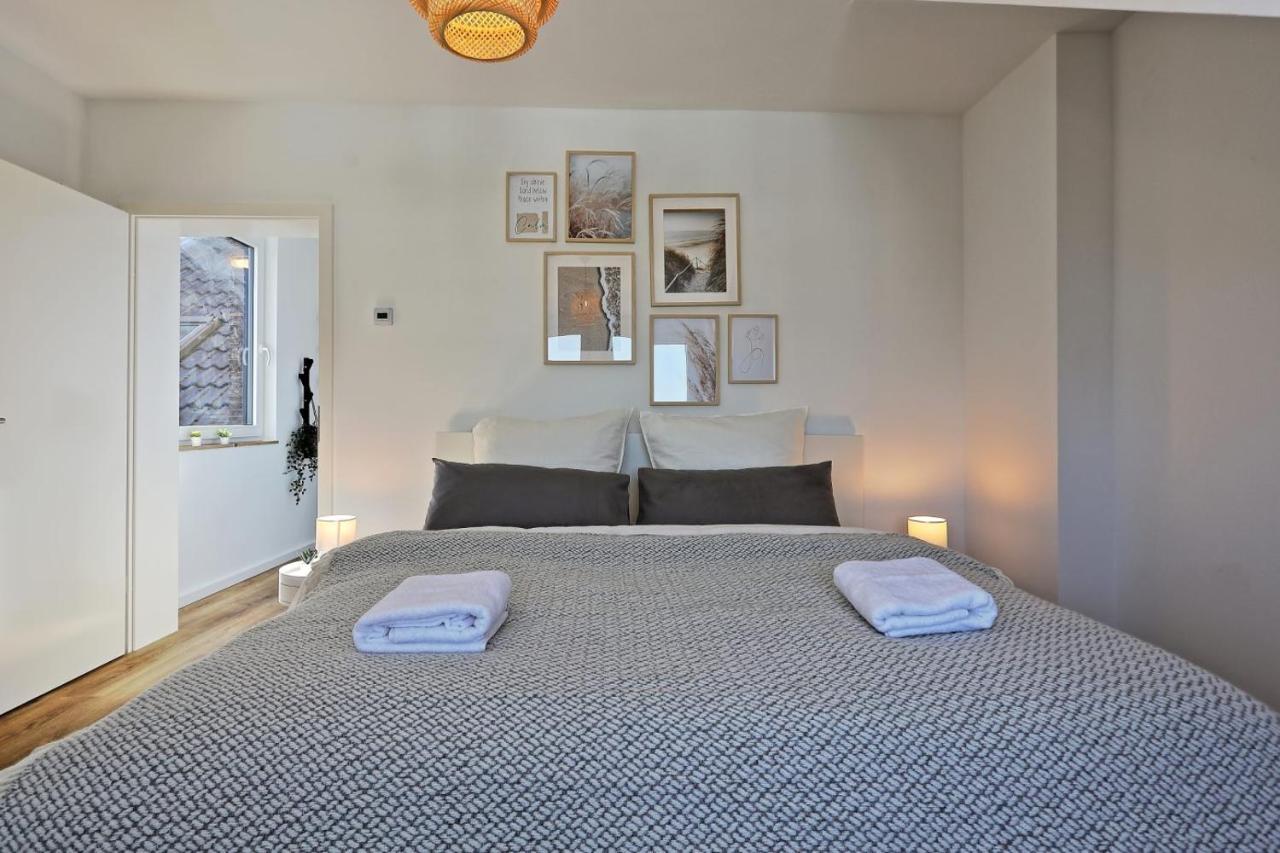 'Traveller Lodge' Grosszuegiges Apartment - 3 Bedroom 10Min To Hbf, Full Kitchen, Homeoffice, Netflix, Wifi Düsseldorf Eksteriør bilde