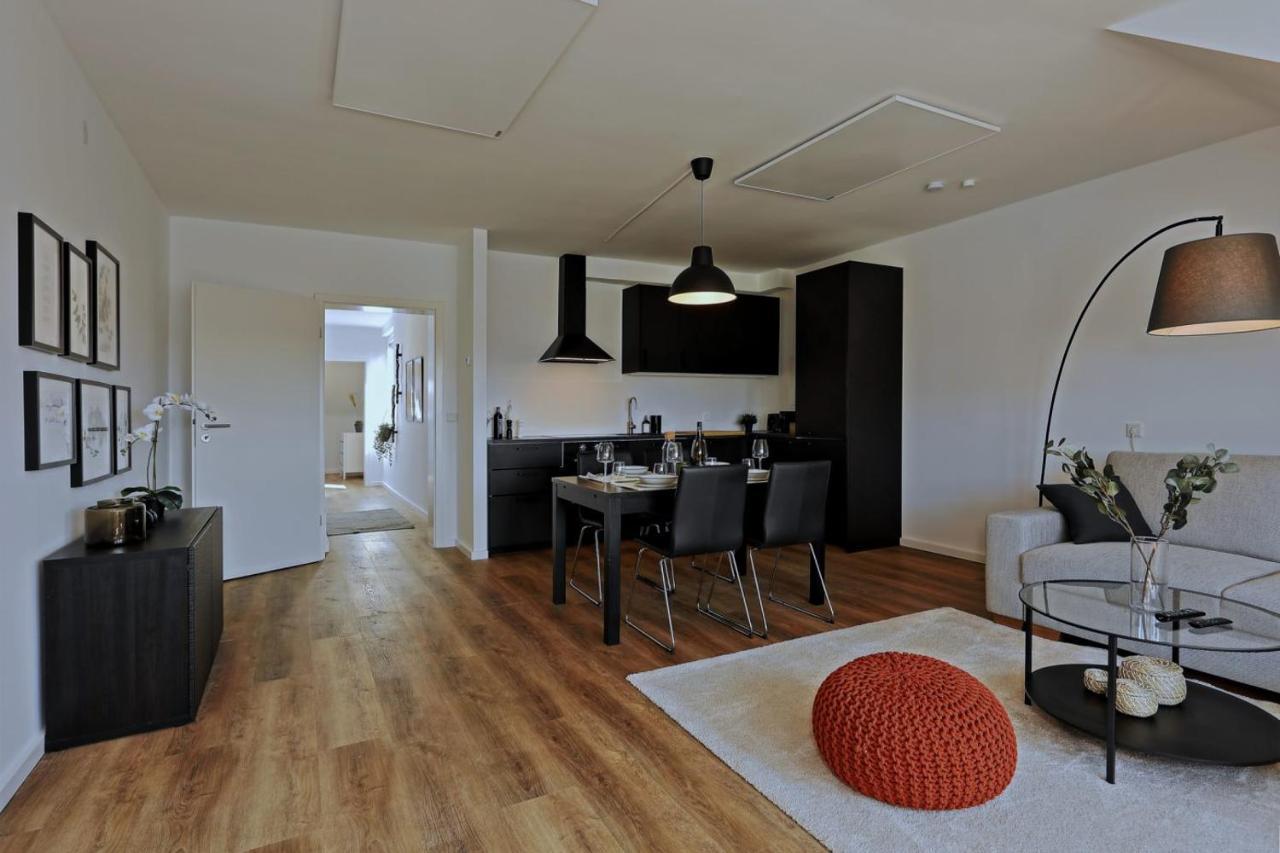 'Traveller Lodge' Grosszuegiges Apartment - 3 Bedroom 10Min To Hbf, Full Kitchen, Homeoffice, Netflix, Wifi Düsseldorf Eksteriør bilde